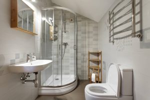 Petite salle de bain : quelle douche s&rsquo;adapte vraiment à votre espace ?